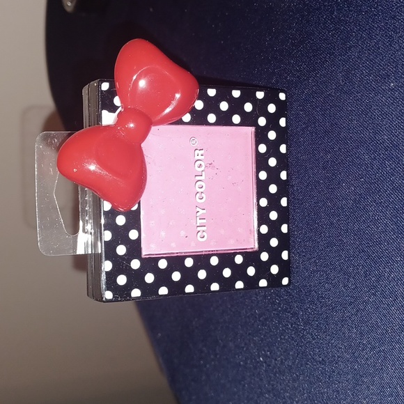 Makeup Assortment - Picture 5 of 8